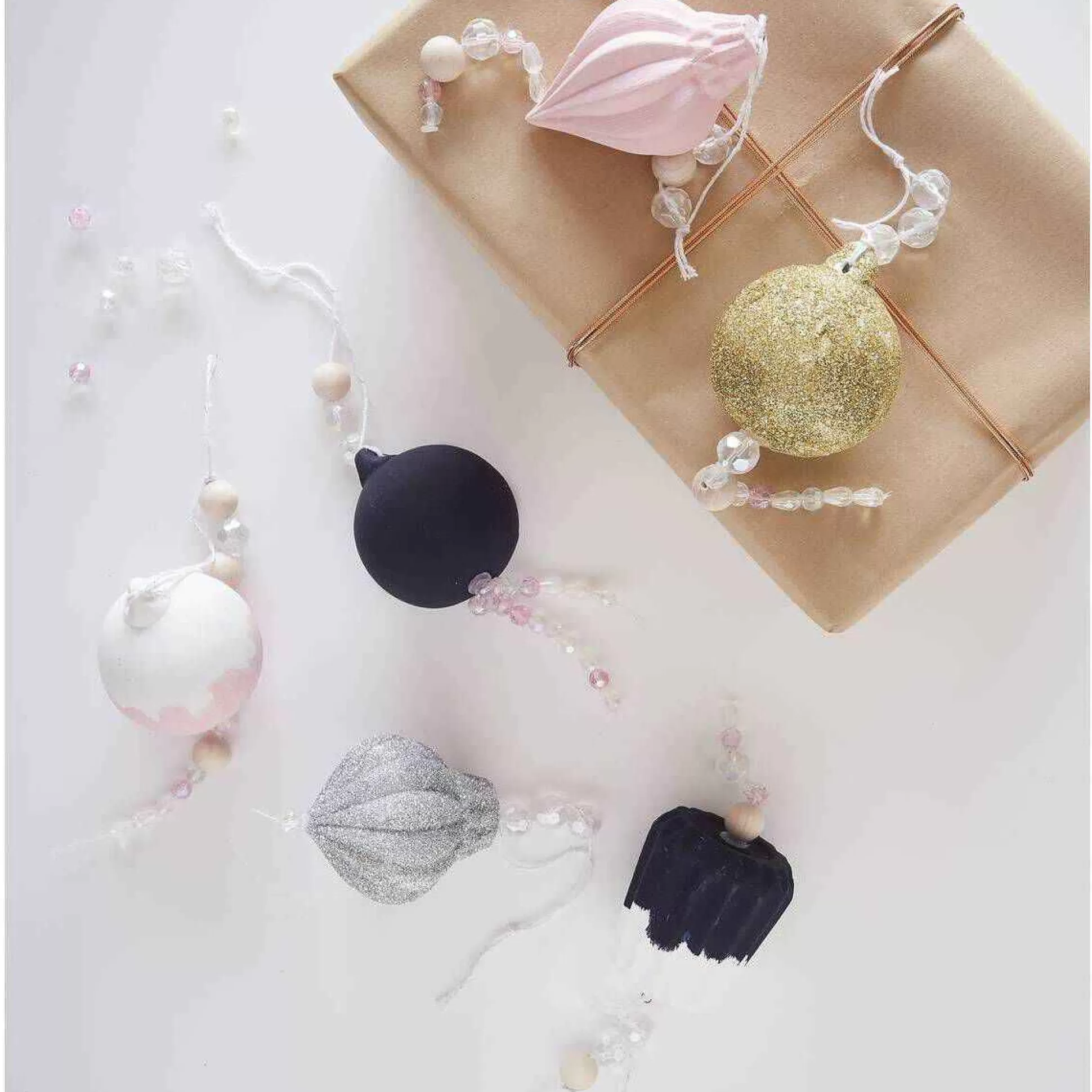 ceramic_baubles_with_jute_3_pack_6-1.webp Ceramic Baubles With Jute 3 Pack-Hobbycraft Sale