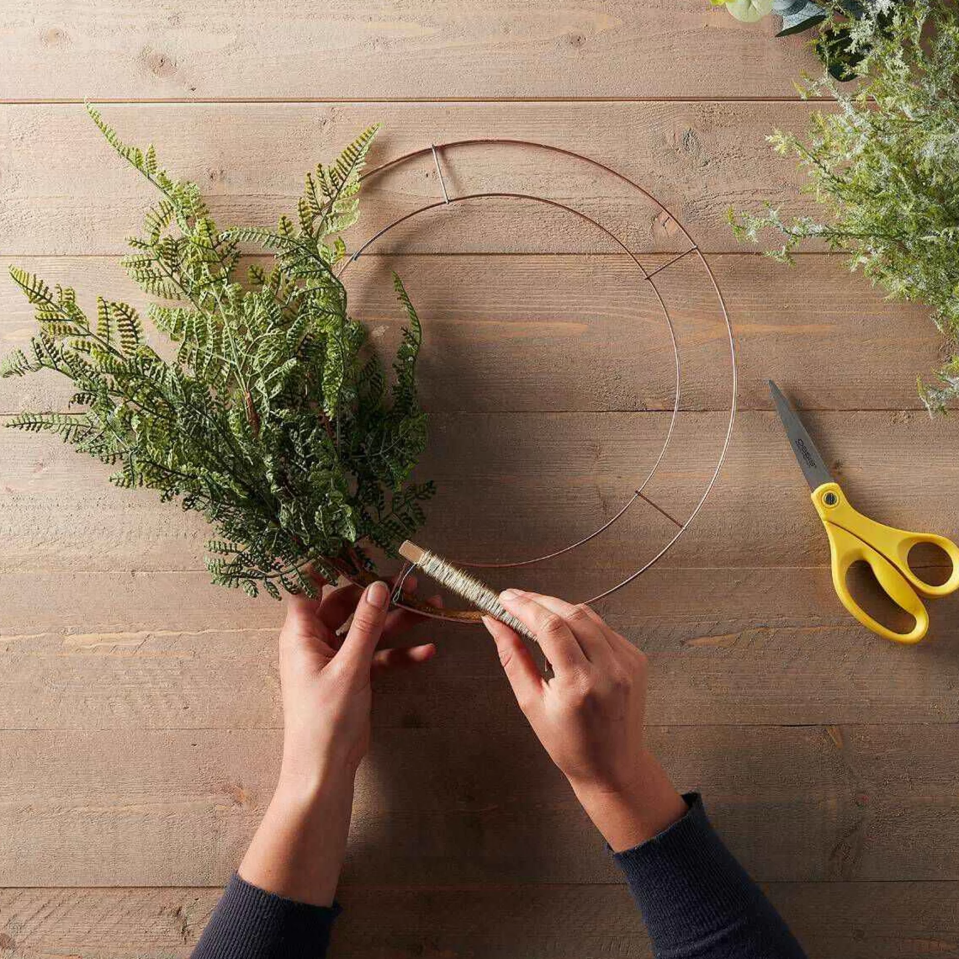 wire_wreath_frame_203cm_2.webp Wire Wreath Frame 20.3Cm-Hobbycraft Hot